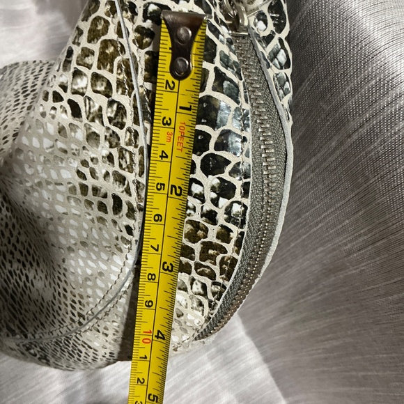 Latico Leather Crosby Sling/Crossbody Cobra Purse - Picture 3 of 6